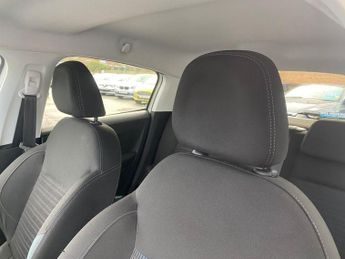 PEUGEOT 208 1.2 VTi PureTech Allure Hatchback 5dr Petrol Manual Euro 5 (82 p