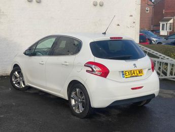 PEUGEOT 208 1.2 VTi PureTech Allure Hatchback 5dr Petrol Manual Euro 5 (82 p