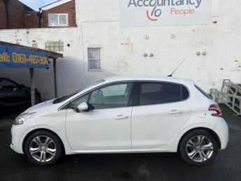 PEUGEOT 208 1.2 VTi PureTech Allure Hatchback 5dr Petrol Manual Euro 5 (82 p