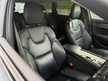 VOLVO V90 2.0 D5 PowerPulse Pro Estate 5dr Diesel Auto AWD Euro 6-2 FORMER