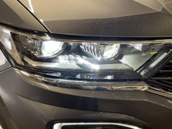 VOLKSWAGEN T-ROC 2.0 TSI GPF SEL SUV 5dr Petrol DSG 4Motion Euro 6 (s/s) (190 ps)