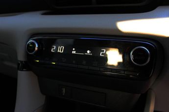 TOYOTA YARIS 1.5 VVT-h Excel Hatchback 5dr Petrol Hybrid E-CVT Euro 6 (s/s) (