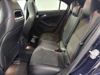 MERCEDES-BENZ A-CLASS 2.1 A200d AMG Line (Premium Plus) Hatchback 5dr Diesel 7G-DCT Eu