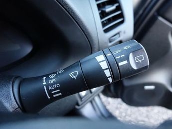 NISSAN LEAF 30kWh Tekna Hatchback 5dr Electric Auto (109 bhp)