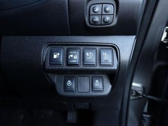 NISSAN LEAF 30kWh Tekna Hatchback 5dr Electric Auto (109 bhp)