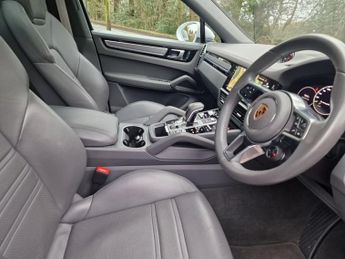 PORSCHE CAYENNE 3.0 V6 E-Hybrid 17.9kWh Platinum Edition Coupe 5dr Petrol Plug-i