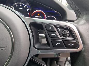 PORSCHE CAYENNE 3.0 V6 E-Hybrid 17.9kWh Platinum Edition Coupe 5dr Petrol Plug-i