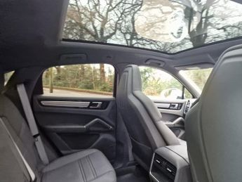 PORSCHE CAYENNE 3.0 V6 E-Hybrid 17.9kWh Platinum Edition Coupe 5dr Petrol Plug-i