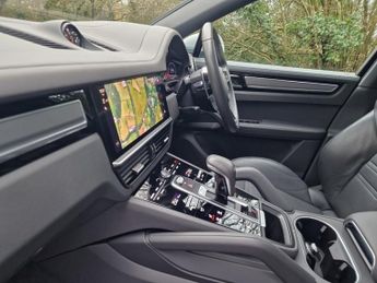 PORSCHE CAYENNE 3.0 V6 E-Hybrid 17.9kWh Platinum Edition Coupe 5dr Petrol Plug-i