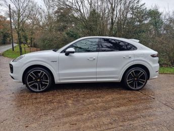 PORSCHE CAYENNE 3.0 V6 E-Hybrid 17.9kWh Platinum Edition Coupe 5dr Petrol Plug-i
