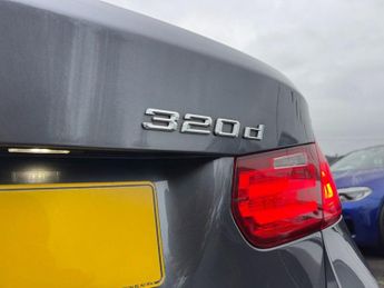 BMW 3 SERIES 2.0 320d Luxury Saloon 4dr Diesel Auto Euro 5 (s/s) (184 ps) * H
