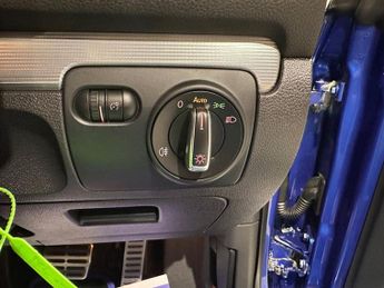 VOLKSWAGEN GOLF 2.0 TSI R Cabriolet 2dr Petrol DSG Euro 5 (265 ps)