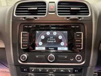 VOLKSWAGEN GOLF 2.0 TSI R Cabriolet 2dr Petrol DSG Euro 5 (265 ps)