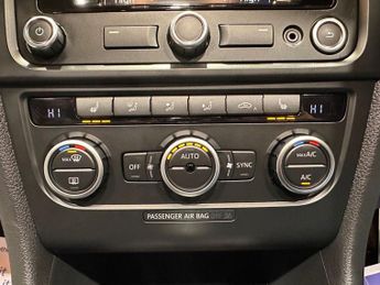 VOLKSWAGEN GOLF 2.0 TSI R Cabriolet 2dr Petrol DSG Euro 5 (265 ps)