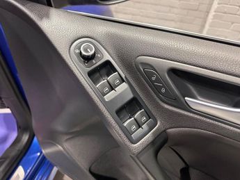 VOLKSWAGEN GOLF 2.0 TSI R Cabriolet 2dr Petrol DSG Euro 5 (265 ps)