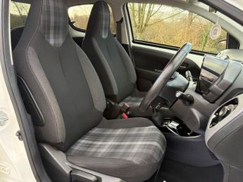 PEUGEOT 108 1.0 Allure Hatchback 5dr Petrol Manual Euro 6 (72 ps)