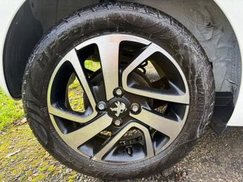 PEUGEOT 108 1.0 Allure Hatchback 5dr Petrol Manual Euro 6 (72 ps)