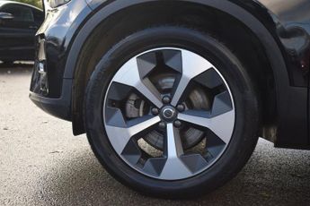 VOLVO XC40 2.0 B3 MHEV Plus SUV 5dr Petrol Hybrid DCT Auto Euro 6 (s/s) (16
