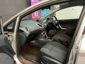 FORD FIESTA 1.4 Titanium Hatchback 5dr Petrol Automatic (154 g/km, 94 bhp)