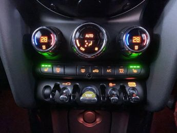 MINI Electric Hatch Cooper SE 32.6kWh Level 2 Hatchback 3dr Electric Auto (184 ps)