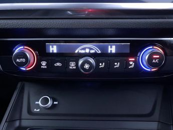 AUDI Q3 1.5 TFSI CoD 35 Black Edition SUV 5dr Petrol S Tronic Euro 6 (s/