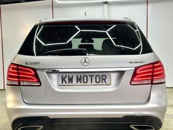 MERCEDES-BENZ E-CLASS 2.1 E220 BlueTEC AMG Night Edition Estate 5dr Diesel G-Tronic+ E