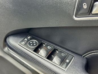 MERCEDES-BENZ E-CLASS 2.1 E220 BlueTEC AMG Night Edition Estate 5dr Diesel G-Tronic+ E