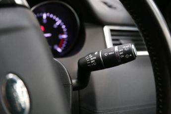 LAND ROVER DISCOVERY SPORT 2.0 TD4 HSE SUV 5dr Diesel Auto 4WD Euro 6 (s/s) (180 ps)