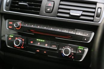 BMW 2 SERIES 2.0 220d Luxury Convertible 2dr Diesel Auto Euro 6 (s/s) (190 ps