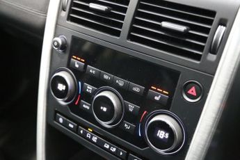 LAND ROVER DISCOVERY SPORT 2.0 TD4 HSE Black SUV 5dr Diesel Auto 4WD Euro 6 (s/s) (180 ps)