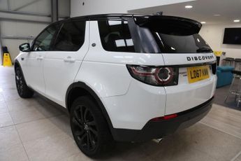 LAND ROVER DISCOVERY SPORT 2.0 TD4 HSE Black SUV 5dr Diesel Auto 4WD Euro 6 (s/s) (180 ps)