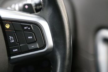 LAND ROVER DISCOVERY SPORT 2.0 TD4 HSE Black SUV 5dr Diesel Auto 4WD Euro 6 (s/s) (180 ps)