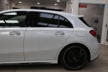 MERCEDES-BENZ A-CLASS 2.0 A35 AMG (Premium Plus) Hatchback 5dr Petrol SpdS DCT 4MATIC 