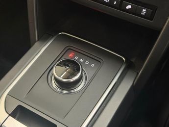 LAND ROVER DISCOVERY SPORT 2.0 TD4 Landmark SUV 5dr Diesel Auto 4WD Euro 6 (s/s) (180 ps)