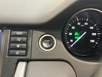 LAND ROVER DISCOVERY SPORT 2.0 TD4 Landmark SUV 5dr Diesel Auto 4WD Euro 6 (s/s) (180 ps)