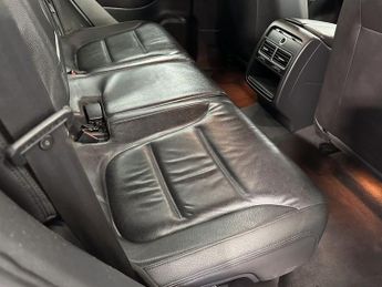 VOLKSWAGEN TOUAREG 3.0 TDI V6 BlueMotion Tech SE SUV 5dr Diesel Tiptronic 4WD Euro 