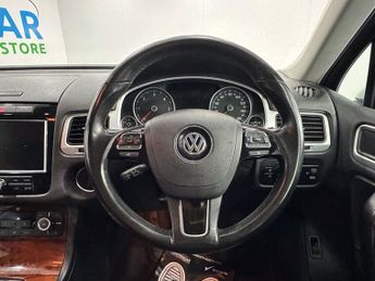 VOLKSWAGEN TOUAREG 3.0 TDI V6 BlueMotion Tech SE SUV 5dr Diesel Tiptronic 4WD Euro 
