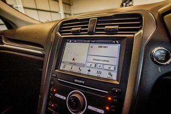 FORD MONDEO 2.0T EcoBoost Titanium Hatchback 5dr Petrol Auto Euro 6 (s/s) (2