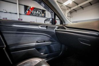 FORD MONDEO 2.0T EcoBoost Titanium Hatchback 5dr Petrol Auto Euro 6 (s/s) (2