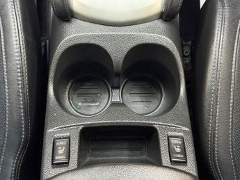 NISSAN QASHQAI 1.6 dCi Tekna SUV 5dr Diesel XTRON 2WD Euro 5 (s/s) (130 ps)