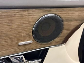 JAGUAR XJ 3.0d V6 Portfolio Saloon 4dr Diesel Auto Euro 5 (275 ps)