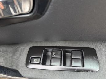 NISSAN QASHQAI 1.5 dCi n-tec SUV 5dr Diesel Manual 2WD Euro 4 (106 ps)