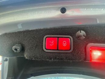 MERCEDES-BENZ C-CLASS 2.0 C200 AMG Line (Premium) Saloon 4dr Petrol G-Tronic+ Euro 6 (