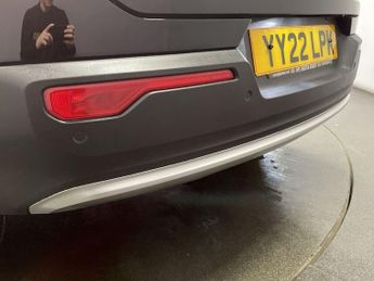 VOLVO XC40 2.0 B3 MHEV Core SUV 5dr Petrol Hybrid DCT Auto Euro 6 (s/s) (16