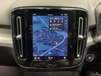 VOLVO XC40 2.0 B3 MHEV Core SUV 5dr Petrol Hybrid DCT Auto Euro 6 (s/s) (16