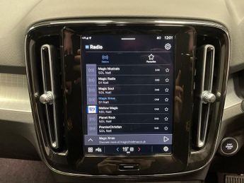 VOLVO XC40 2.0 B3 MHEV Core SUV 5dr Petrol Hybrid DCT Auto Euro 6 (s/s) (16