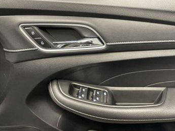 MG MG5 61.1kWh Exclusive Long Range Estate 5dr Electric Auto (156 ps)