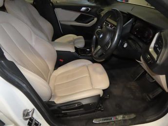 BMW 2 SERIES GRAN COUPE 1.5 218i M Sport Saloon 4dr Petrol DCT Euro 6 (s/s) (136 ps) Fro