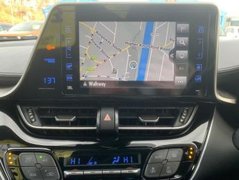 TOYOTA C-HR 1.8 VVT-h Design SUV 5dr Petrol Hybrid CVT Euro 6 (s/s) (122 ps)