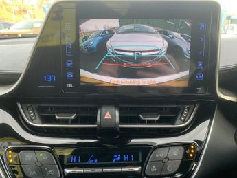 TOYOTA C-HR 1.8 VVT-h Design SUV 5dr Petrol Hybrid CVT Euro 6 (s/s) (122 ps)